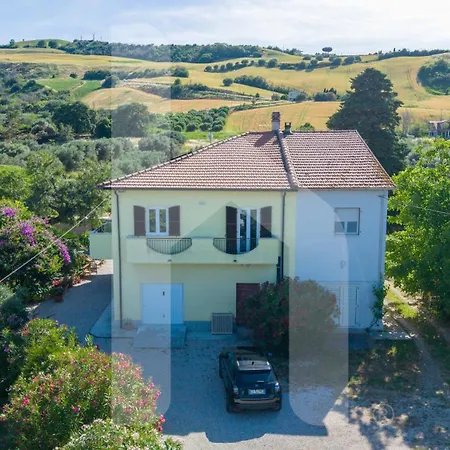 Lägenhet Homiday - Il Giardino Segreto Pineto